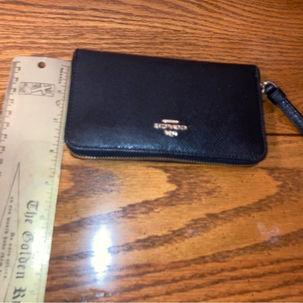 Coach Zip Around Crossgrain Leather Wallet - Black LIKE NEW